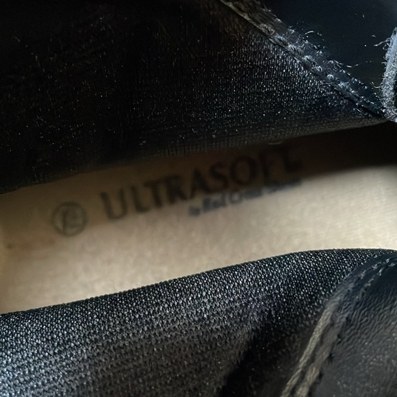 Ultra soft by Red Cross Shoes- size 7.5 leather zip front boots- used - Picture 7 of 7